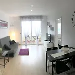 Renovado En La Playa Con Aire Acondicionado Y Balcon En - Hisp-312-34 شقة *