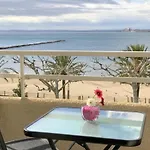 Renovado En La Playa Con Aire Acondicionado Y Balcon En - Hisp-312-34 شقة *