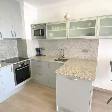 Renovado En La Playa Con Aire Acondicionado Y Balcon En - Hisp-312-34 * روساس
