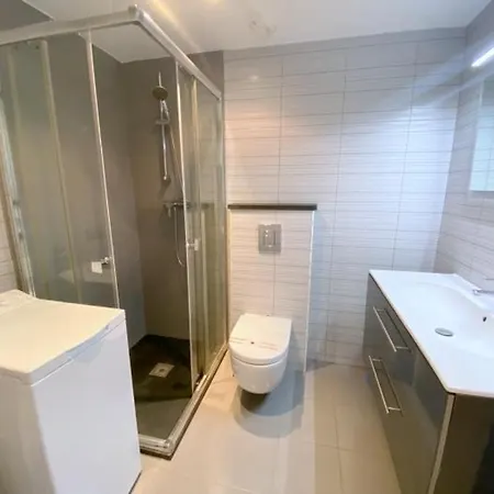 Renovado En La Playa Con Aire Acondicionado Y Balcon En - Hisp-312-34 *